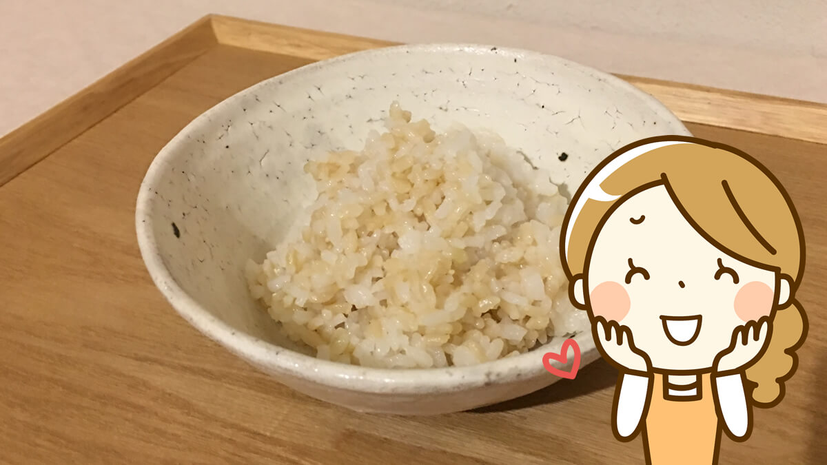 炊き立ての玄米と白米を混ぜて炊いたもの